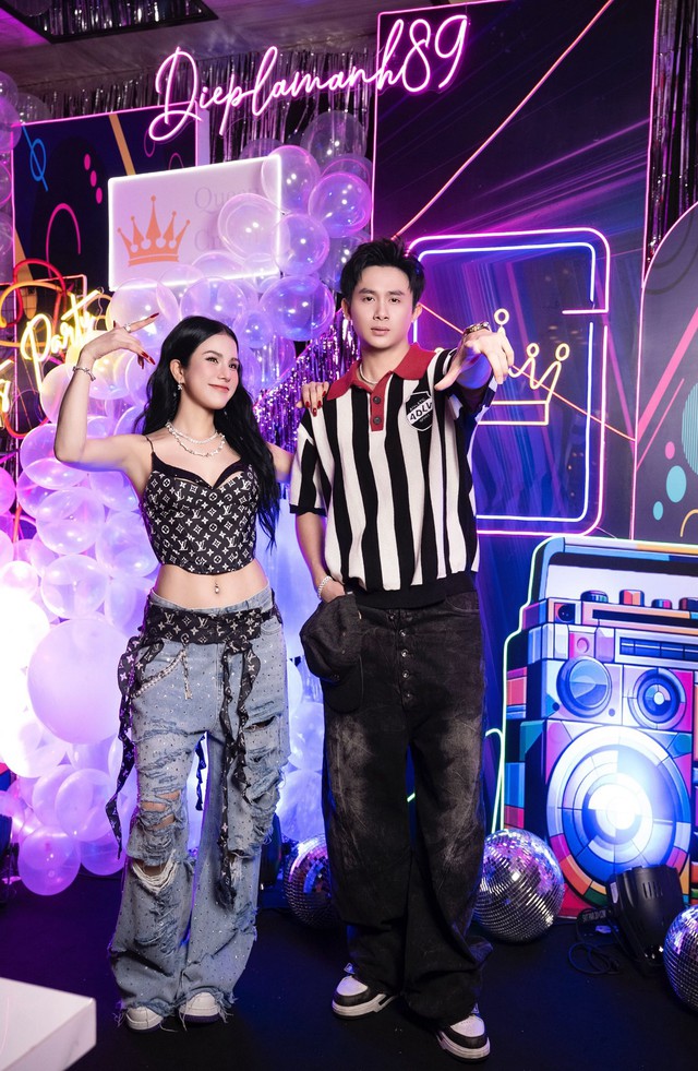 Cận cảnh Diệp Lâm Anh nhún nhảy trong bar- Ảnh 3.