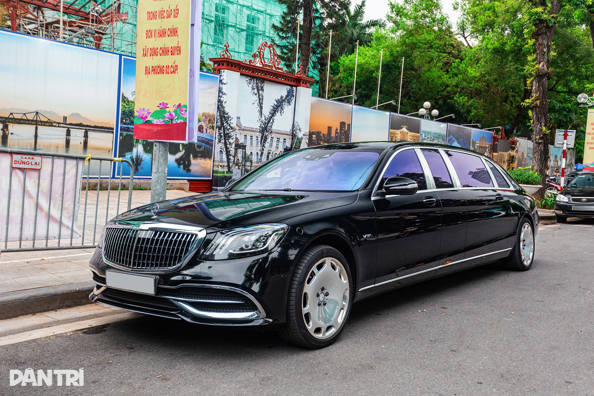 Cận cảnh S 650 Pullman giá 30 tỷ của đại gia Hà Nội, thay bộ lốp mất 4 ngày - 1