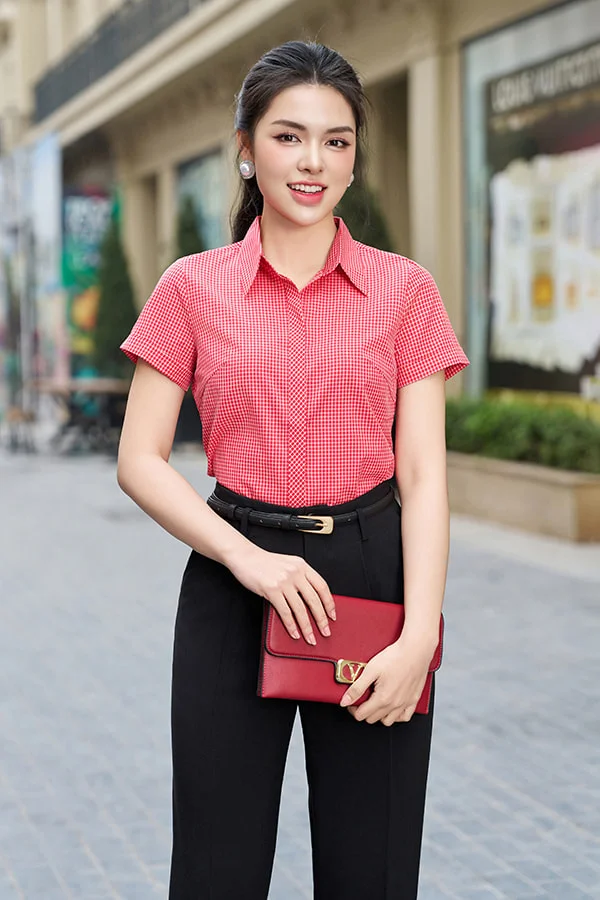 Cân mọi phong cách, từ dịu dàng đến cá tính với họa tiết gingham- Ảnh 1.