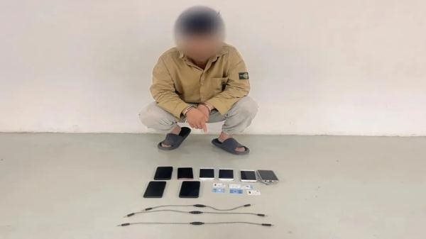 Chỉ là sinh viên đại học bình thường nhưng tài khoản liên tục nhận được số tiền lớn, chi tiêu rất 