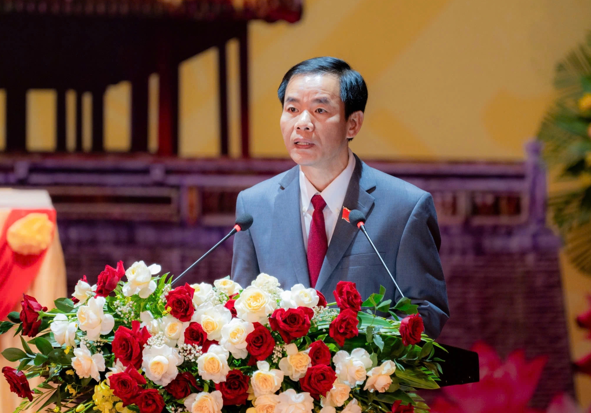 Bí thư Thành ủy Huế'Khâu yếu nhất của bộ máy là chất lượng cán bộ xã, phường' - Ảnh 1.