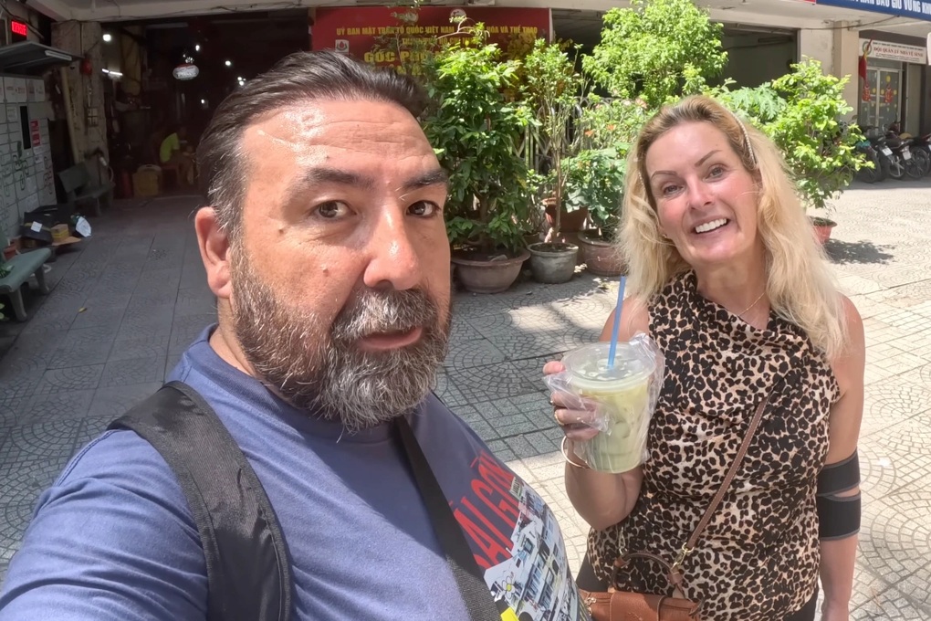 Cặp đôi Thổ Nhĩ Kỳ dành 24 tiếng ăn 10 món đường phố dưới 1 USD ở TPHCM - 4