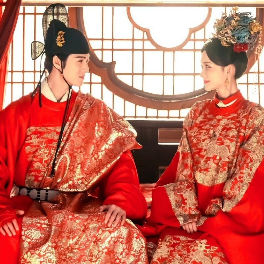 1 cặp đôi phim giả tình thật lộ clip lén lút hẹn hò: Nhà trai vừa đẹp vừa giỏi, nhà gái hot ơi là hot - Ảnh 4. 1 cặp đôi phim giả tình thật lộ clip lén lút hẹn hò: Nhà trai vừa đẹp vừa giỏi, nhà gái hot ơi là hot - Ảnh 4.