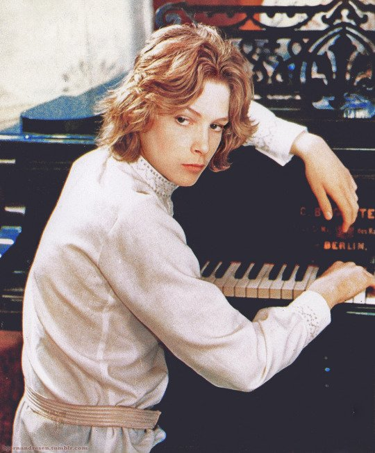 Cậu bé đẹp trai nhất thế giới vừa qua đời- Ảnh 2.