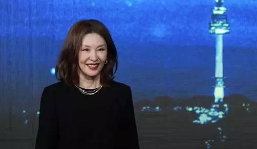 Đằng sau vẻ hào nhoáng bên ngoài, sao nữ phim 