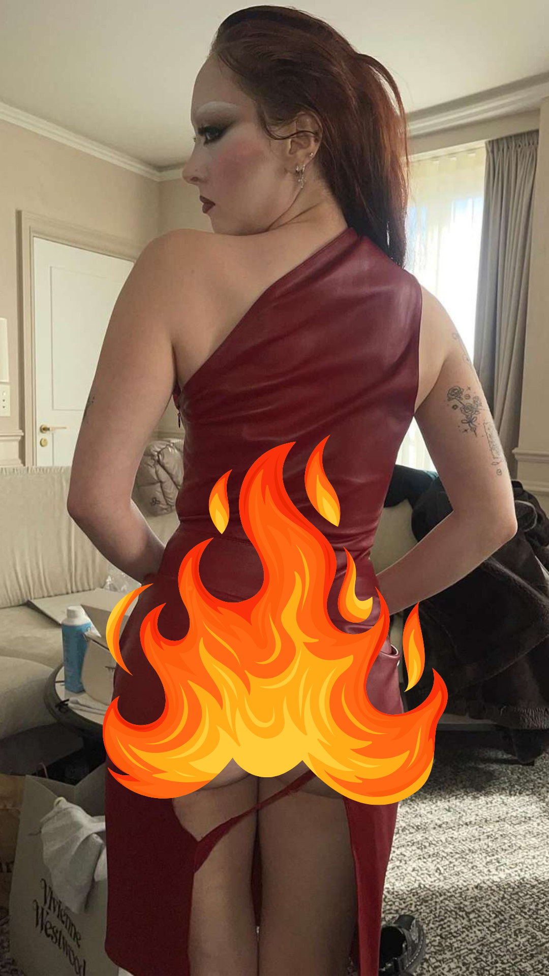 Ngôi sao gen Z hoảng hốt lộ nguyên vòng 3 trên sân khấu, hóa ra là tại stylist “đầu têu”- Ảnh 3.