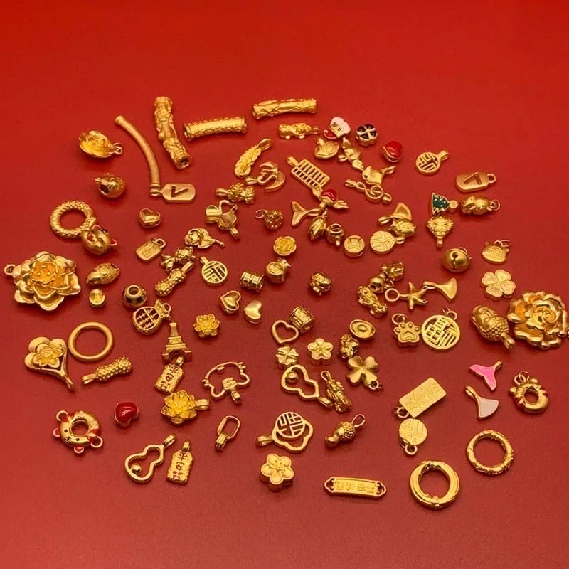 Charm vàng đốn tim giới trẻ - Vừa mang ý nghĩa may mắn, vừa giúp tích trữ- Ảnh 1.