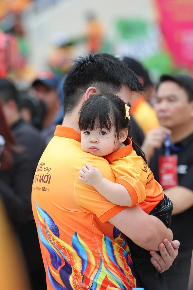 Chủ tịch Đỗ Vinh Quang hết lòng yêu chiều ái nữ.