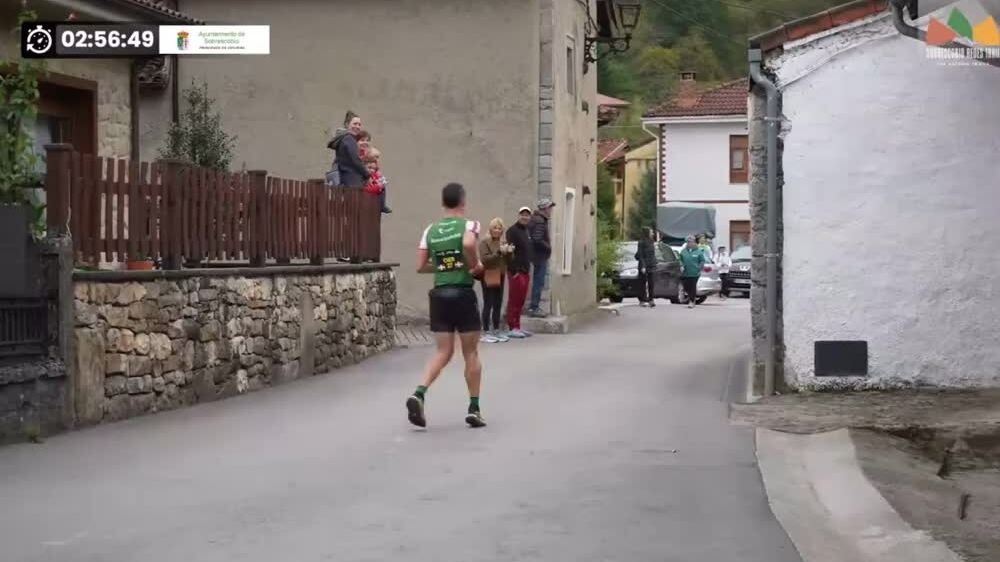 Oier Zubeldia chạy lùi về đích tại giải Sobrescobio Redes Trail