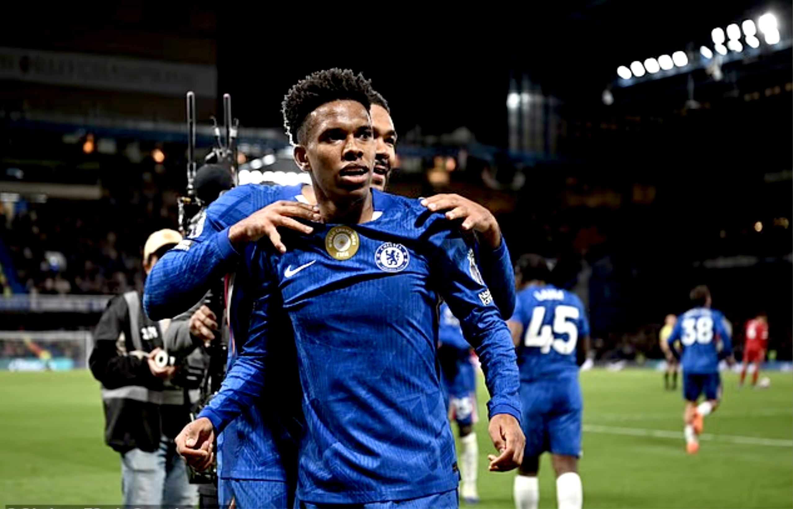 Chelsea nhấn chìm Liverpool trong khủng hoảng - Ảnh 1.