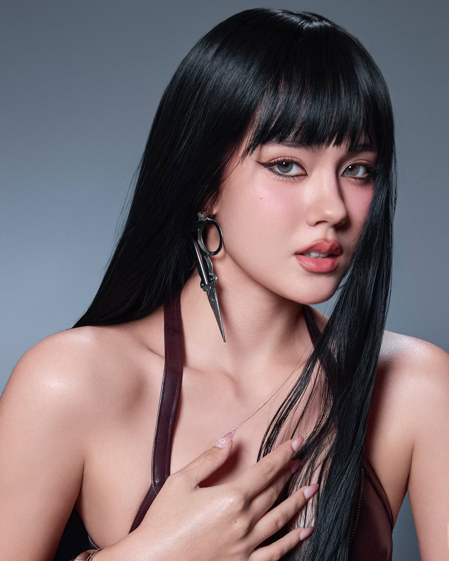 Chỉ cần lên đồ gợi cảm là mỹ nhân này khiến vạn người say mê: Đẹp không để đâu cho hết, sợ lụy đừng dính vào - Ảnh 1.