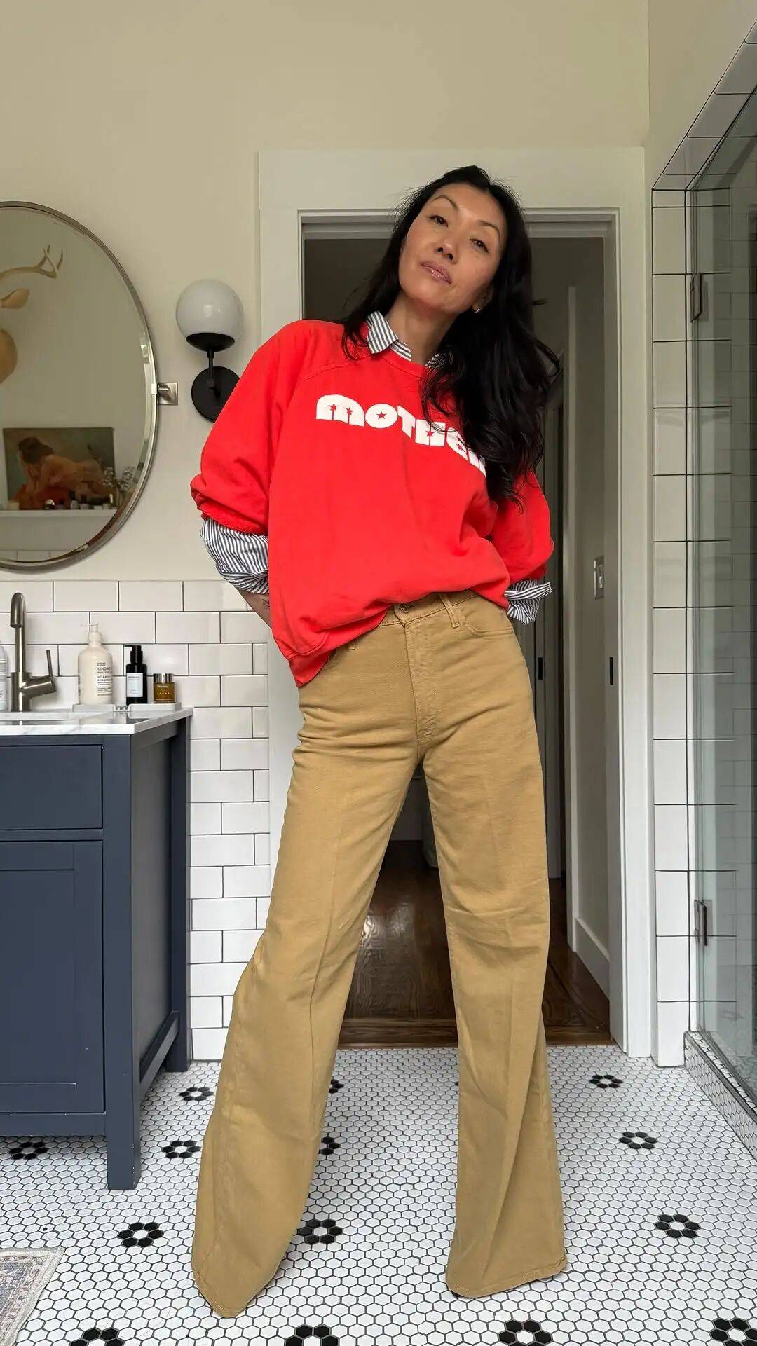 50 tuổi không cần “filter”: Chỉ nhờ phối đồ, một blogger Châu Á chinh phục hơn 750.000 fan- Ảnh 20.