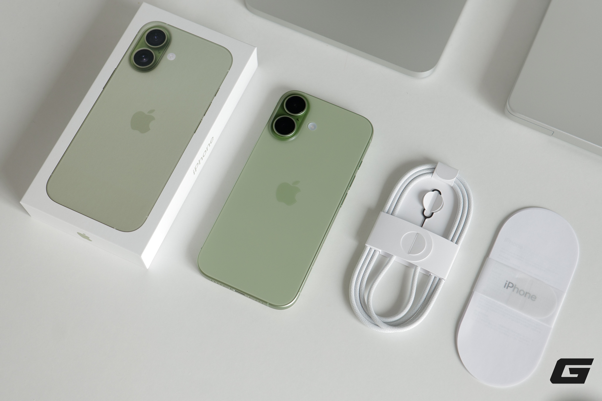 Mở hộp iPhone 17 chính hãng màu xanh cực đẹp: Chiếc iPhone có nhiều nâng cấp đáng giá nhất!- Ảnh 3. Mở hộp iPhone 17 chính hãng màu xanh cực đẹp: Chiếc iPhone có nhiều nâng cấp đáng giá nhất!- Ảnh 3.