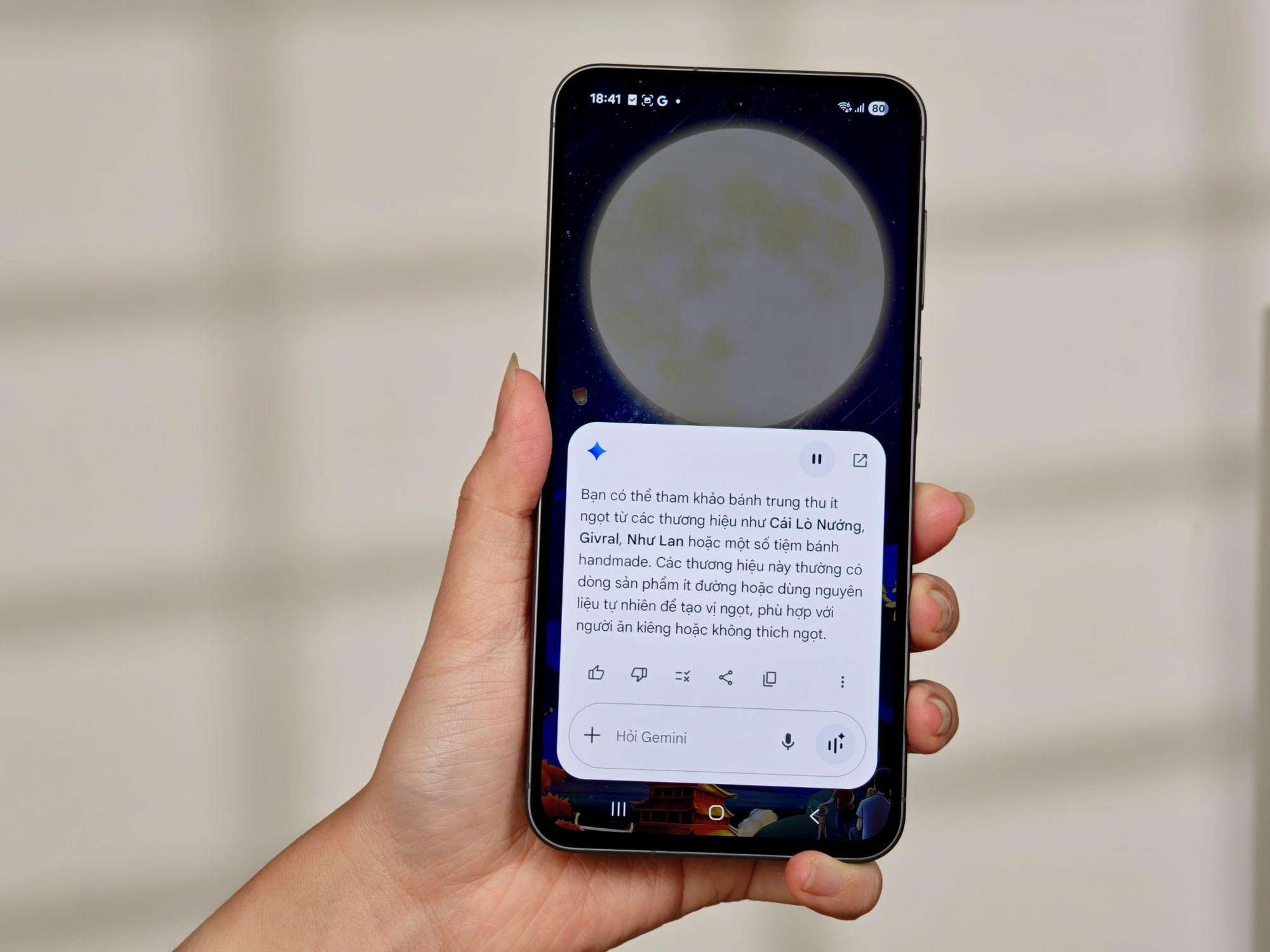 Thưởng vị Đoàn viên chuẩn gu cả nhà: Chọn bánh Trung thu dễ dàng cùng Gemini Live trên Galaxy A56 5G- Ảnh 1.