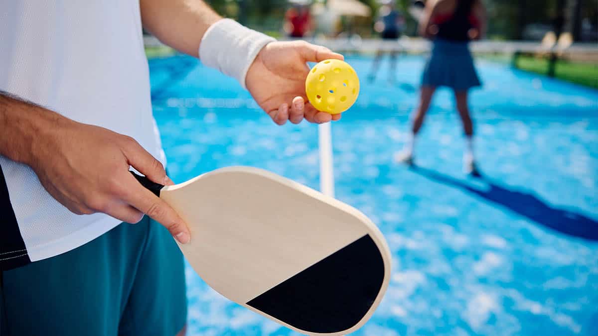 Chồng mải mê pickleball, vợ bực tức mang vợt ra làm thớt, nói một câu khiến chồng lặng người- Ảnh 3.