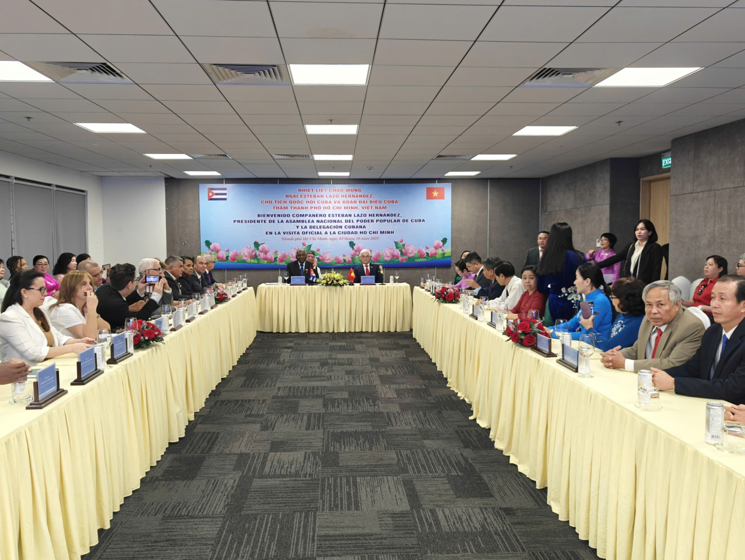Chủ tịch Quốc hội Cuba xúc động cám ơn Việt Nam - Ảnh 1.