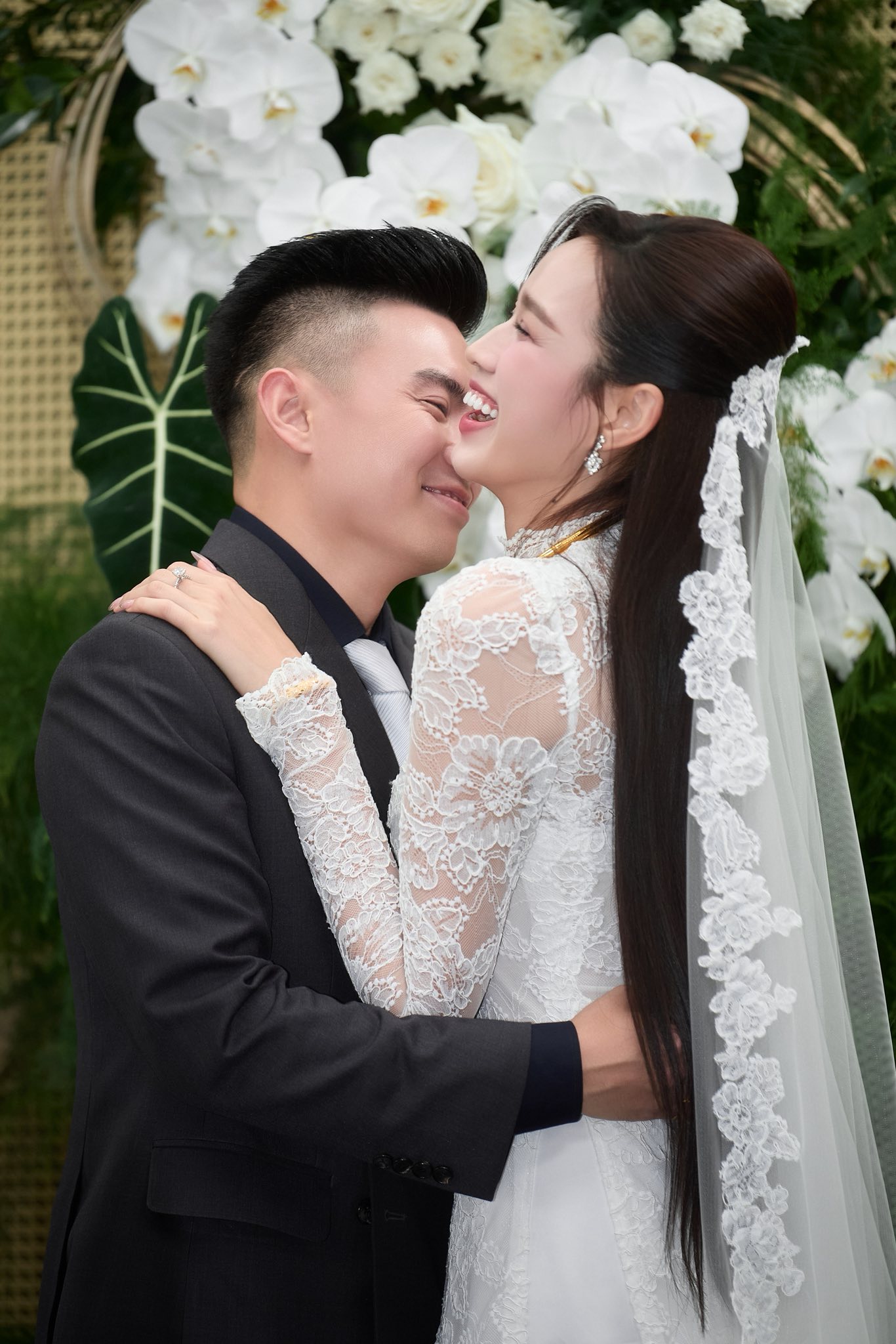 Chủ tịch tập đoàn Sơn Hải trao cho Hoa hậu Đỗ Hà 1 phong bì, bên trên có 4 chữ- Ảnh 5.