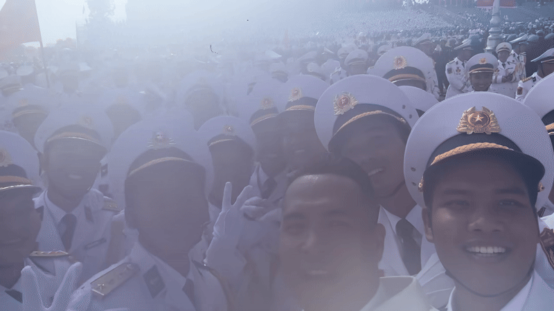 Chụp ảnh hậu trường concert Chông Gai “bằng máy giặt”: Ai nấy cũng như bước ra từ thời bom đạn- Ảnh 3.