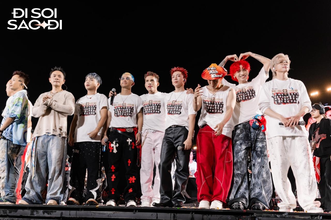 Chụp ảnh hậu trường concert Chông Gai “bằng máy giặt”: Ai nấy cũng như bước ra từ thời bom đạn- Ảnh 1.