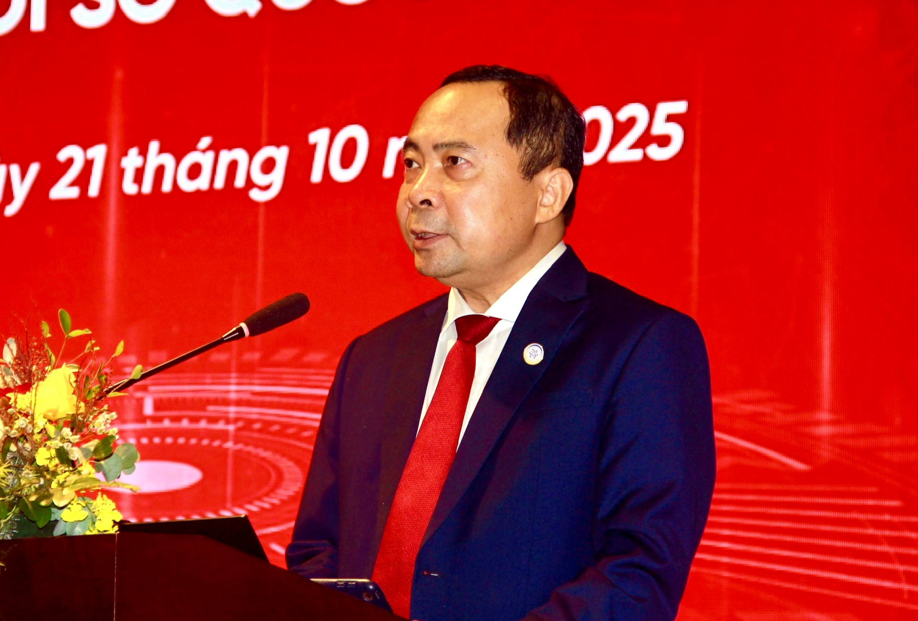 Chuyển đổi số chậm một phút có thể tụt hậu hàng năm- Ảnh 1.