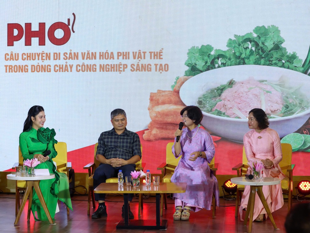 Chuyên gia di sản kể chuyện về phở Hà Nội trên đất Pháp - 1