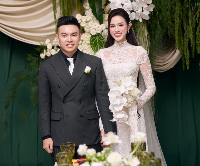 Cô dâu Đỗ Thị Hà và chú rể Viết Vương trong lễ rước dâu.