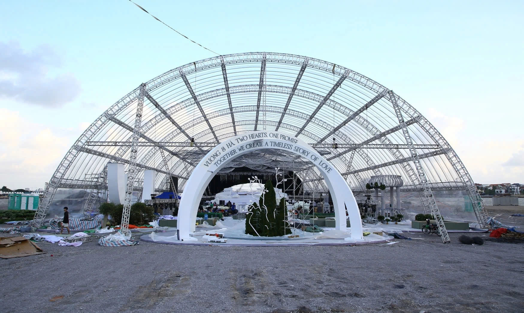 Lễ vu quy của Đỗ Thị Hà được tổ chức có quy mô lớn nhất Quảng Trị.