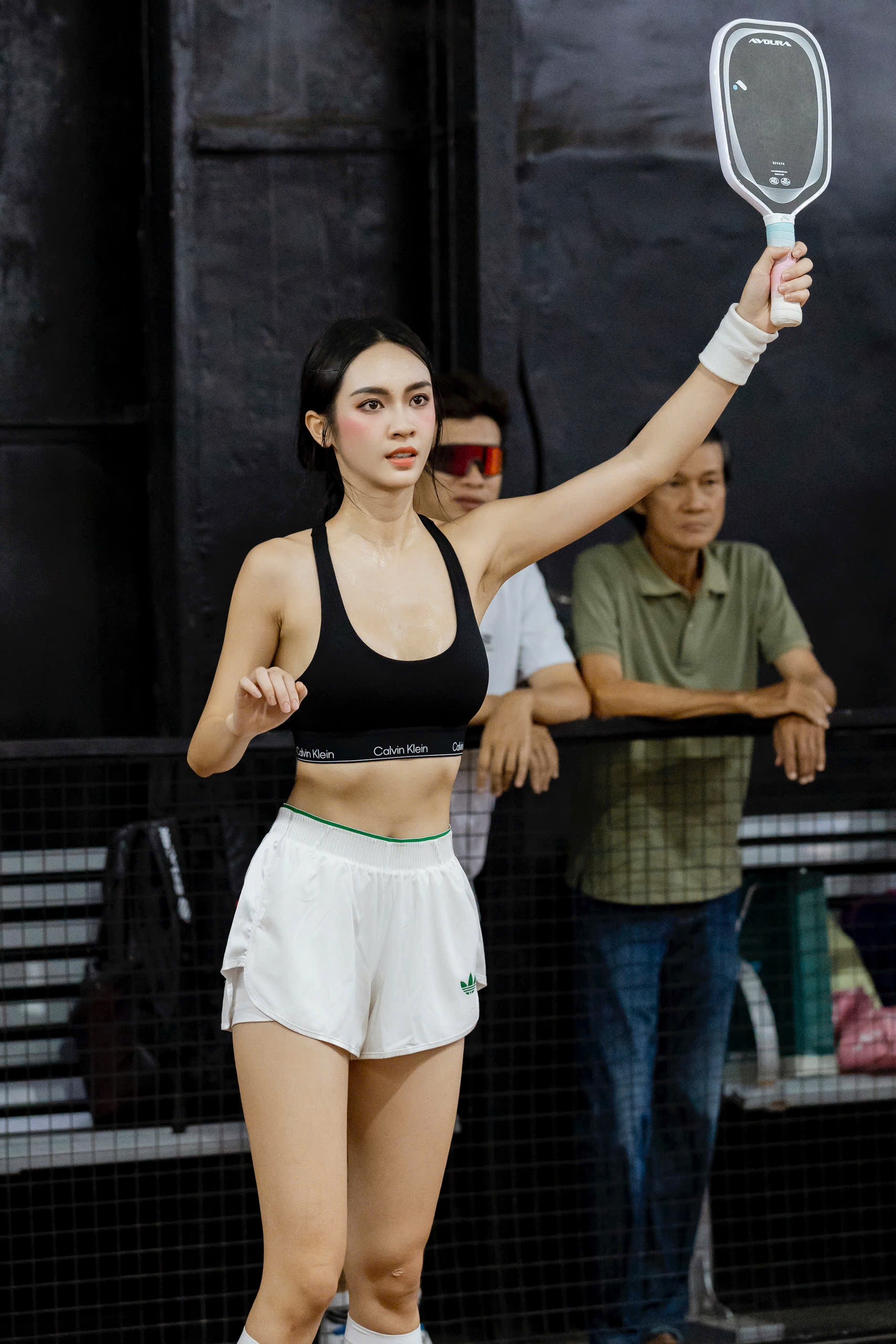 Cô nàng nóng bỏng nhất sân Pick dạo này gọi tên Á hậu Vũ Thúy Quỳnh, ra sân là như bộ sưu tập thời trang- Ảnh 5.