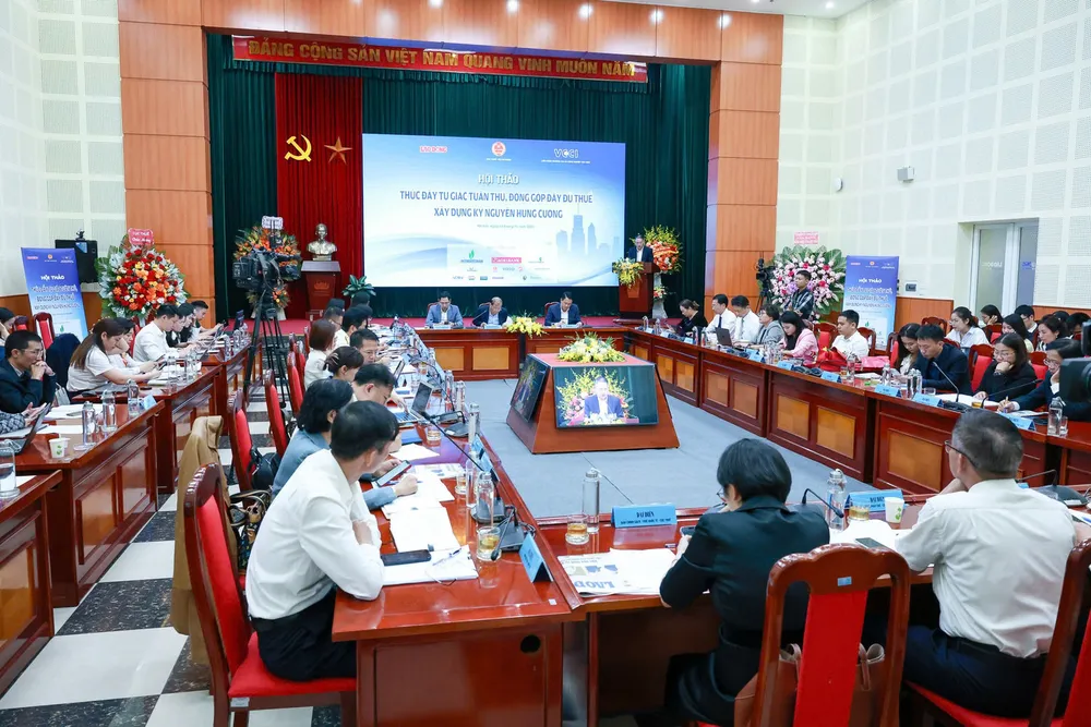 Toàn cảnh hội thảo chiều 23-10. Ảnh: MINH TRÚC Chuyên gia cho rằng, cơ quan thuế cần làm cho người dân, doanh nghiệp an tâm. Từ đó nâng cao năng lực quản lý thuế. Ảnh: MINH TRÚC