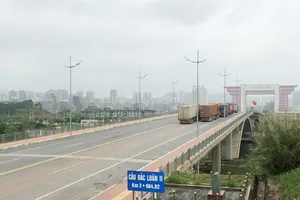 Từ 11-12, người dân và du khách chính thức thông quan cửa khẩu Bắc Luân 2 sang Trung Quốc 