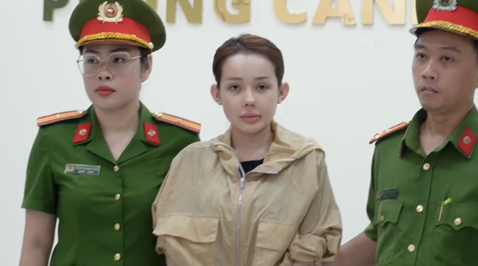 Ngân 98 tại cơ quan điều tra.