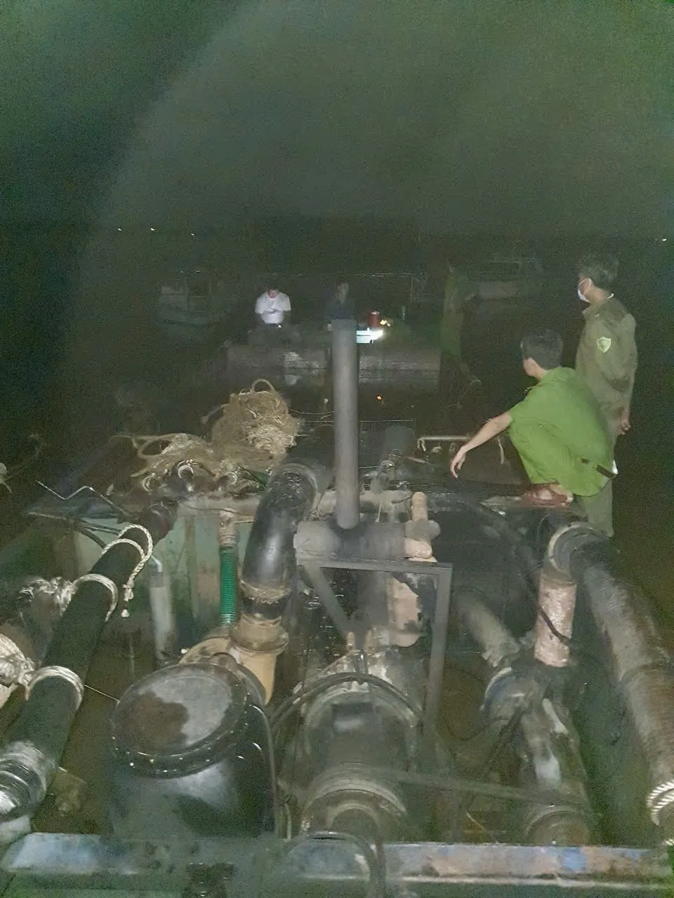 mua bán cát sông,khai thác trái phép cát sông,vĩnh long