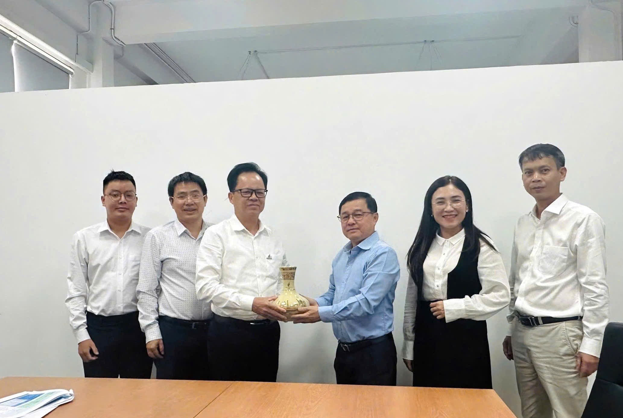 - Ảnh 1. - Ảnh 1.