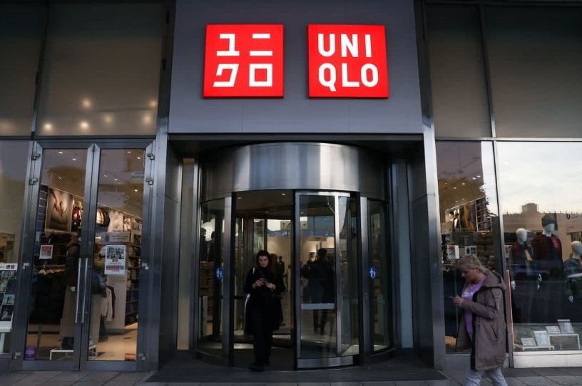Công ty mẹ Uniqlo báo lãi gần 600 tỷ yen- Ảnh 1.