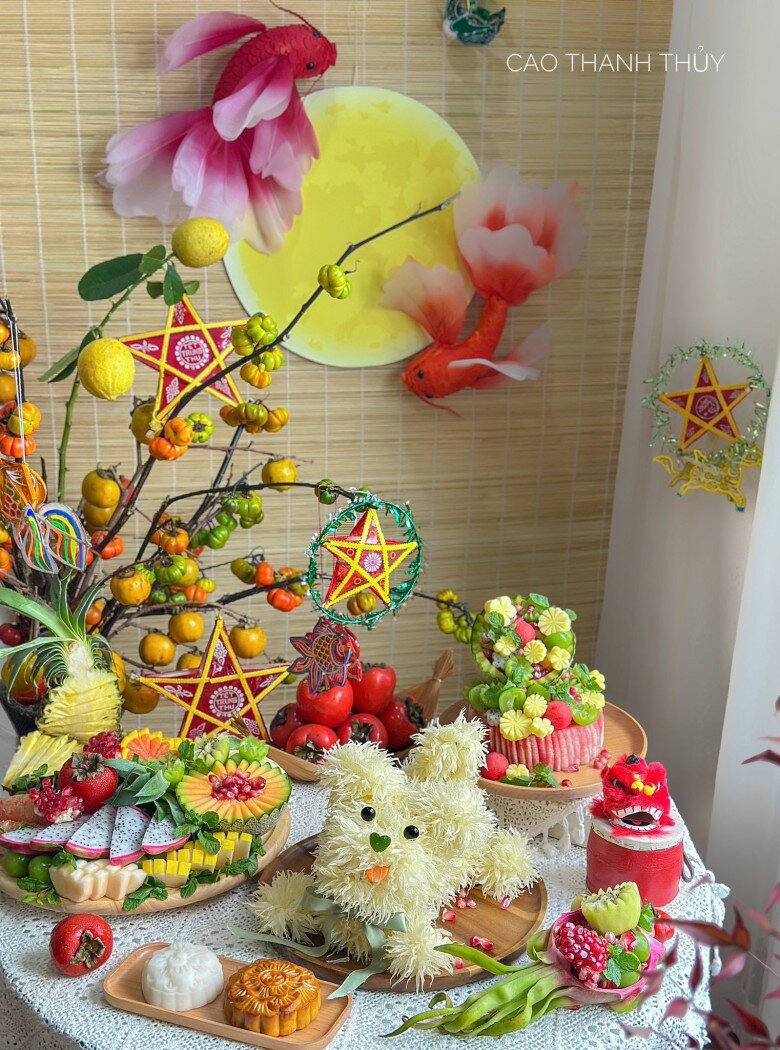 Mâm cỗ Trung thu sớm của nhà chị Cao Thanh Thủy.