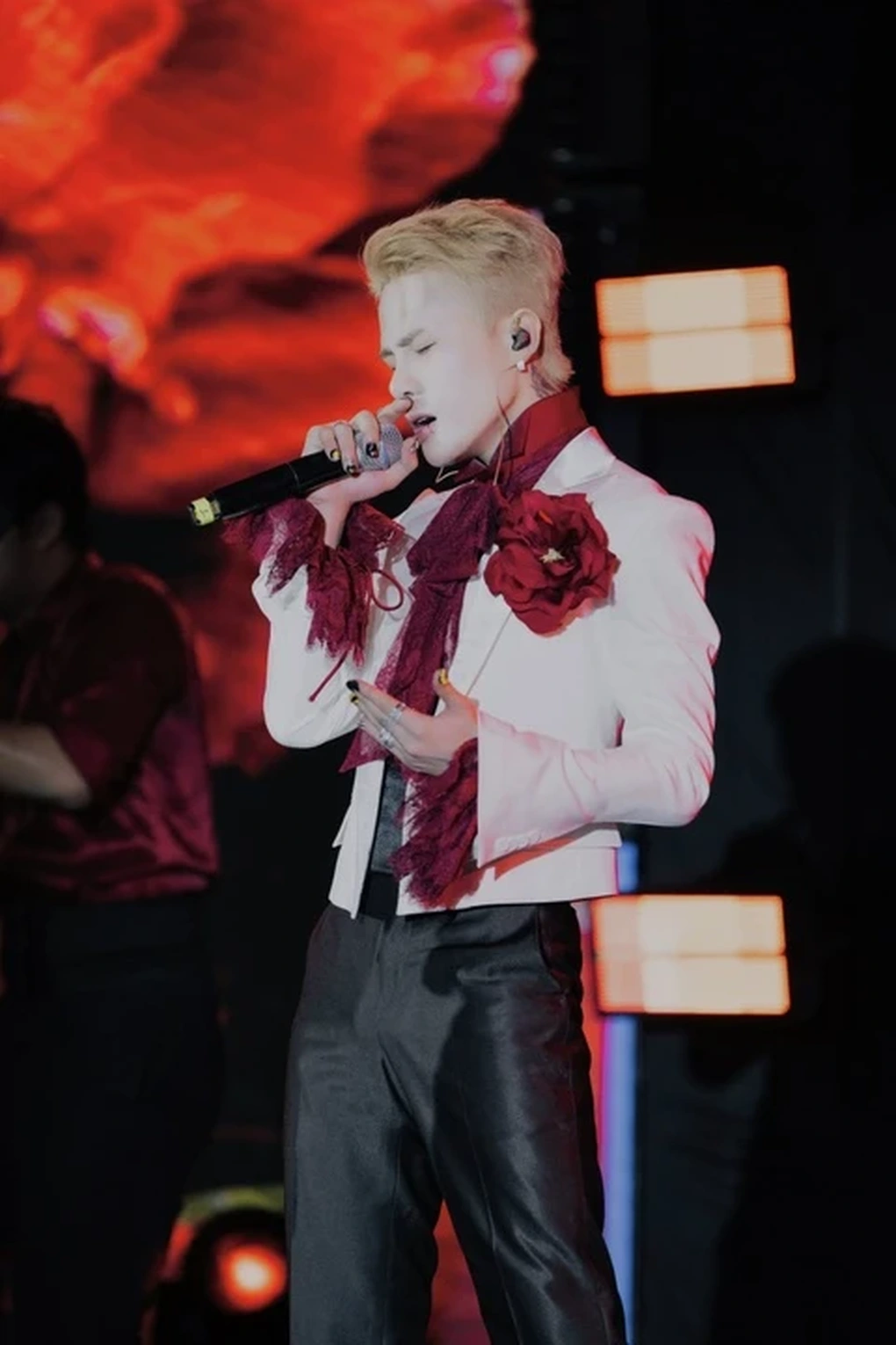 Sở Văn hóa Hà Nội xử lý nghiêm vụ Jack hát phản cảm - 1