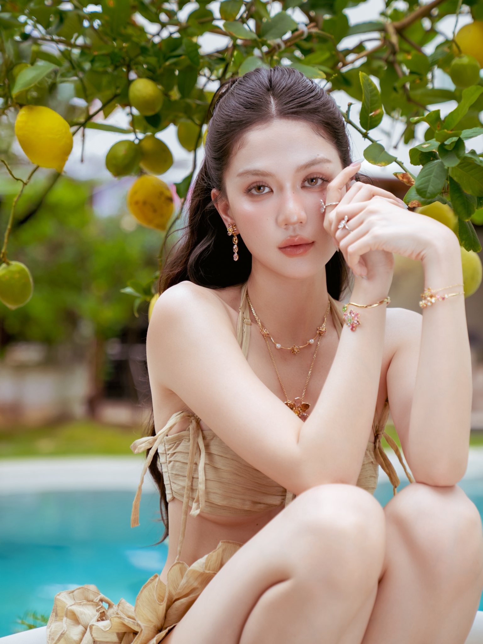 Cuộc sống hiện tại của người đẹp sở hữu biệt thự 50 tỷ, rộng 800m2 ở quận 9 sau biến cố vướng vòng lao lý - Ảnh 1.