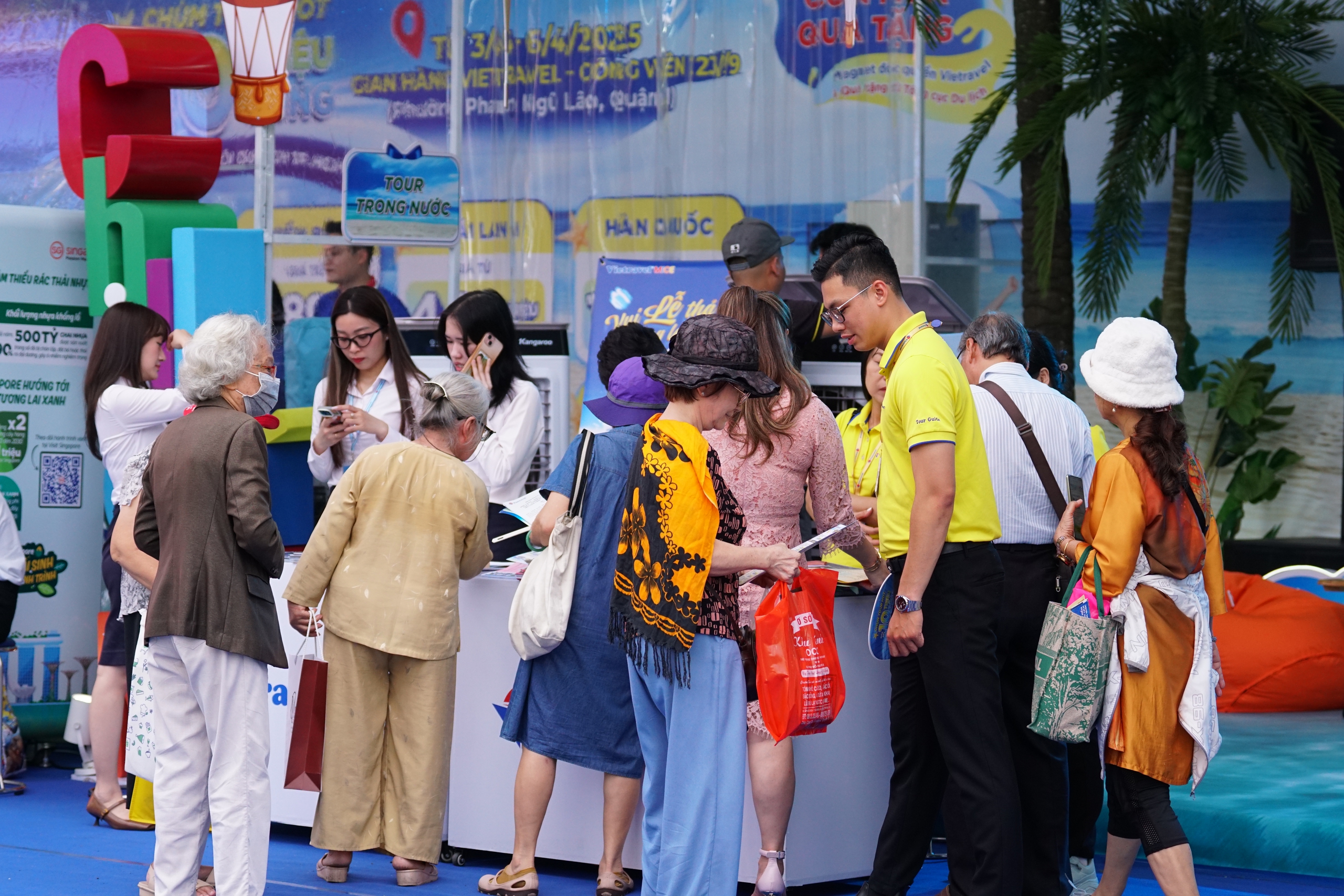 Cuối tuần săn tour giảm giá 