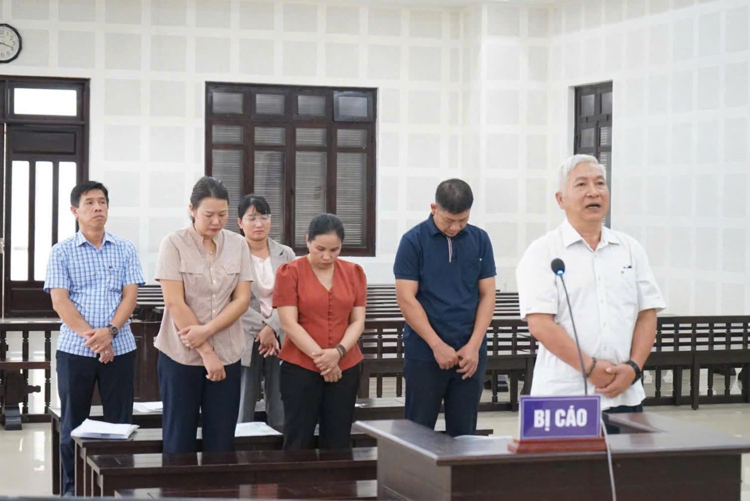 Cựu Giám đốc Cảng vụ Hàng hải Quảng Nam bị truy tố vì lập hóa đơn khống - Ảnh 1.