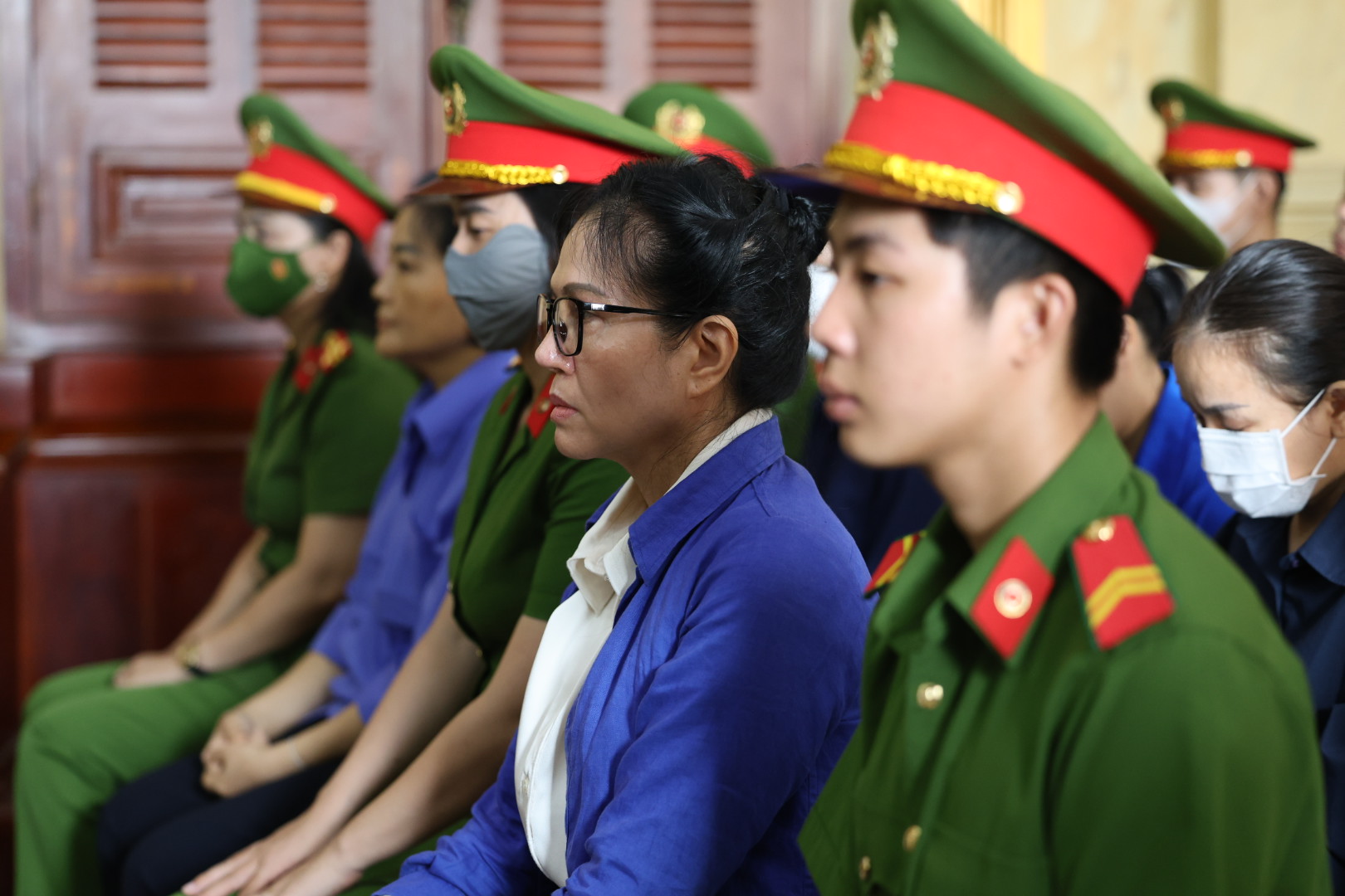 Cựu Tổng giám đốc SJC phải thi hành án theo giá thị trường vàng SJC 1 Cựu Tổng giám đốc SJC phải thi hành án theo giá vàng SJC - Ảnh 1.