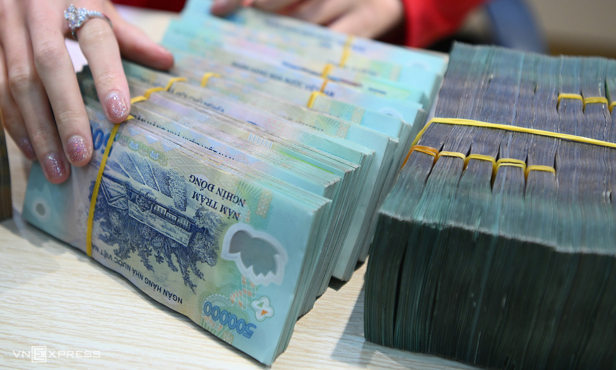 Cựu kiểm sát viên nhận 2 tỷ đồng 'chạy' án bị phạt 9 năm tù 1 Cuu kiem sat vien nhan 2 ty dong chay an bi