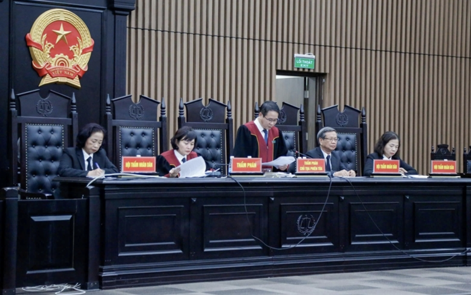 Cựu phó chủ nhiệm Văn phòng Quốc hội phạm Thái Hà lãnh án 5 năm 6 tháng tù 1 Cựu phó chủ nhiệm Văn phòng Quốc hội Phạm Thái Hà lĩnh án 5 năm 6 tháng tù - Ảnh 1.