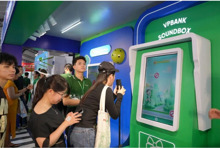 Thanh toán không dùng tiền mặt tăng trưởng bùng nổ