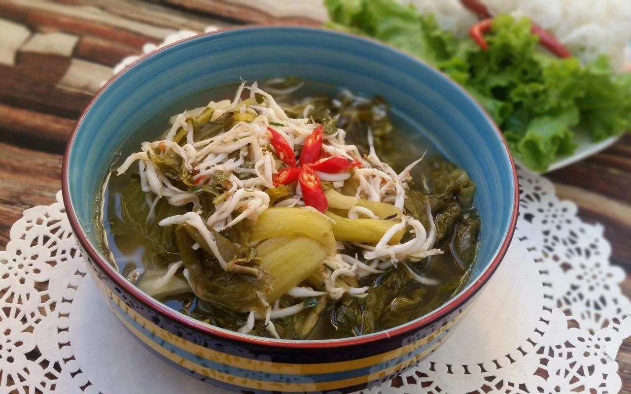 Đặc sản trong veo như sợi thủy tinh, mỗi năm chỉ có một lần, giá 200.000 đồng/kg mà ai cũng thi nhau săn lùng  - 3