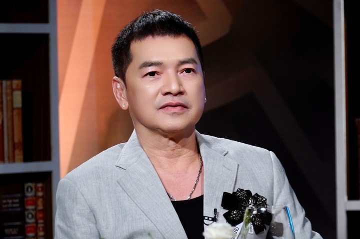 Danh hài từng đi làm phụ hồ ở Mỹ, U70 sống sung túc bên bạn gái kém 37 tuổi- Ảnh 1.