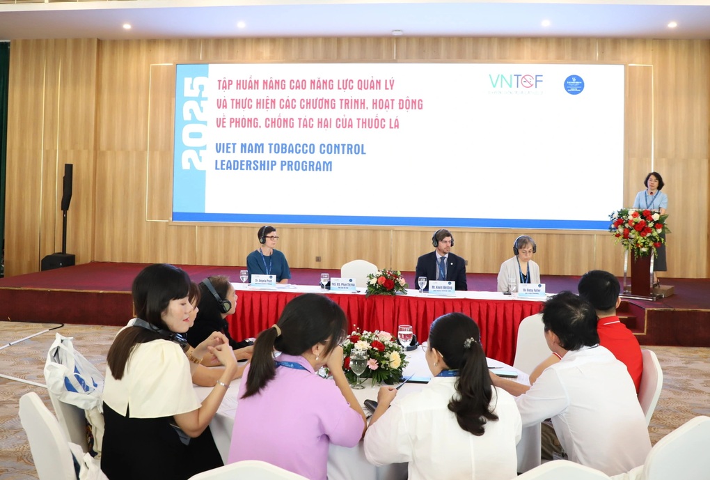 Đào tạo cán bộ nòng cốt về phòng chống tác hại thuốc lá - 1