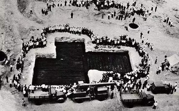 Đào thuỷ mộ 2.500 tuổi, phát hiện hài cốt 21 mỹ nhân vây quanh quan tài 7 tấn và kho báu nguyên vẹn 