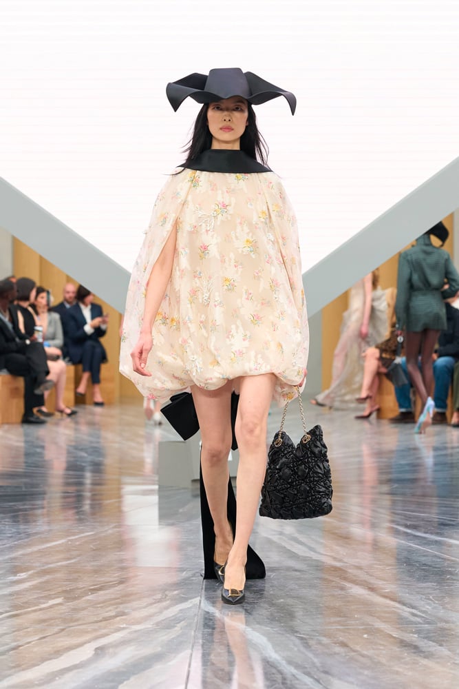 Dấu ấn Jonathan Anderson - Ảnh 2. Dấu ấn Jonathan Anderson - Ảnh 2.