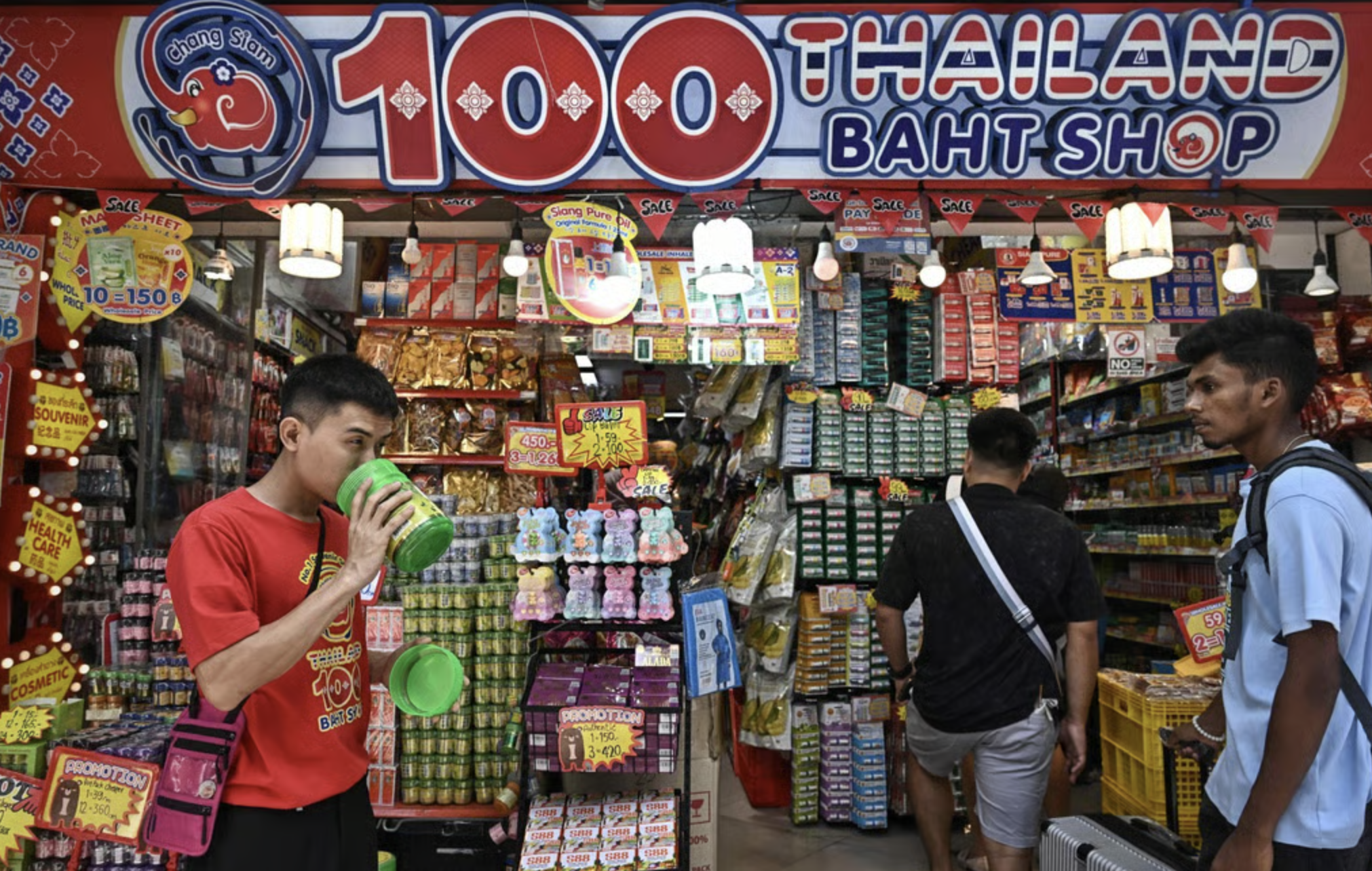 Dầu hít mũi Hong Thai nổi tiếng của Thái Lan, đang bán tốt tại Việt Nam, bị phát hiện nhiễm khuẩn 1 Dầu hít mũi Hong Thai nổi tiếng của Thái Lan, đang bán tốt tại Việt Nam, bị phát hiện nhiễm khuẩn - Ảnh 1.