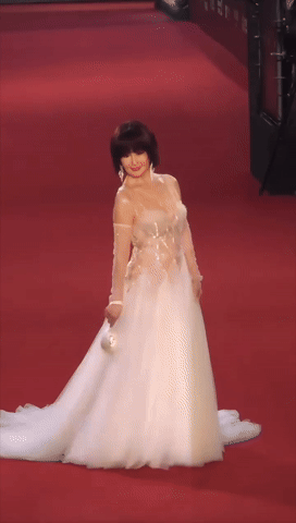 Đây là người thật hay là yêu quái: U80 vẫn trẻ đẹp như mới 40, visual đúng chuẩn sang xịn mịn - Ảnh 3. Đây là người thật hay là yêu quái: U80 vẫn trẻ đẹp như mới 40, visual đúng chuẩn sang xịn mịn - Ảnh 3.